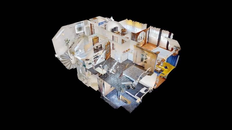 2-generacny-dom-na-predaj-v-oblubenej-lokalite-Malaciek-Podpivniceny-s-garazou-bazenom-a-zahradou-Dollhouse-View.jpg