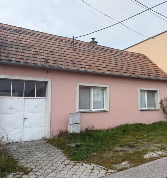 PHOTO-2025-11-22-17-08-35 (1).jpg