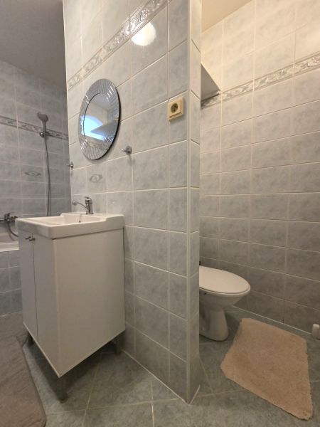 de3c795f-db60-49a5-9466-2efea7524811.jpg